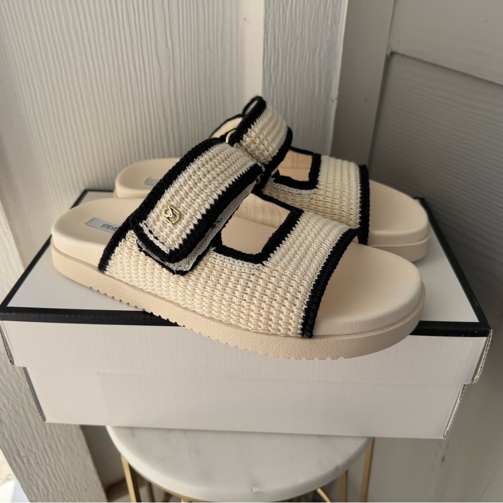 Steve Madden Cream and Black Knitted Slide Sandals - Picture 1 of 2